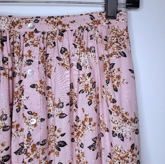 2/$30 🌻 | Minkpink | Pink Floral Button Skirt - Picture 3 of 13